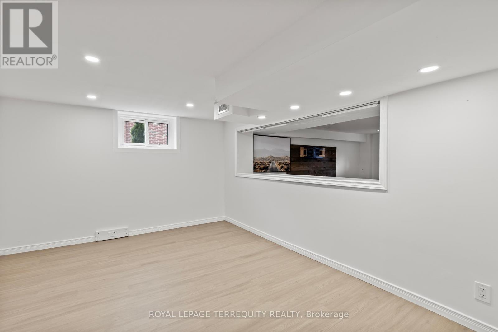 944 Long Drive, Burlington, Ontario  L7T 3K1 - Photo 22 - W12124922