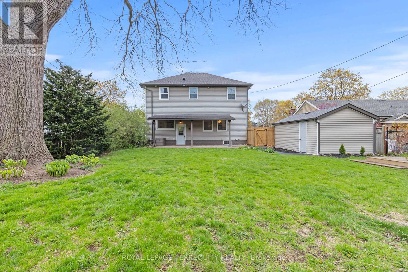 944 Long Drive, Burlington, Ontario  L7T 3K1 - Photo 23 - W12124922