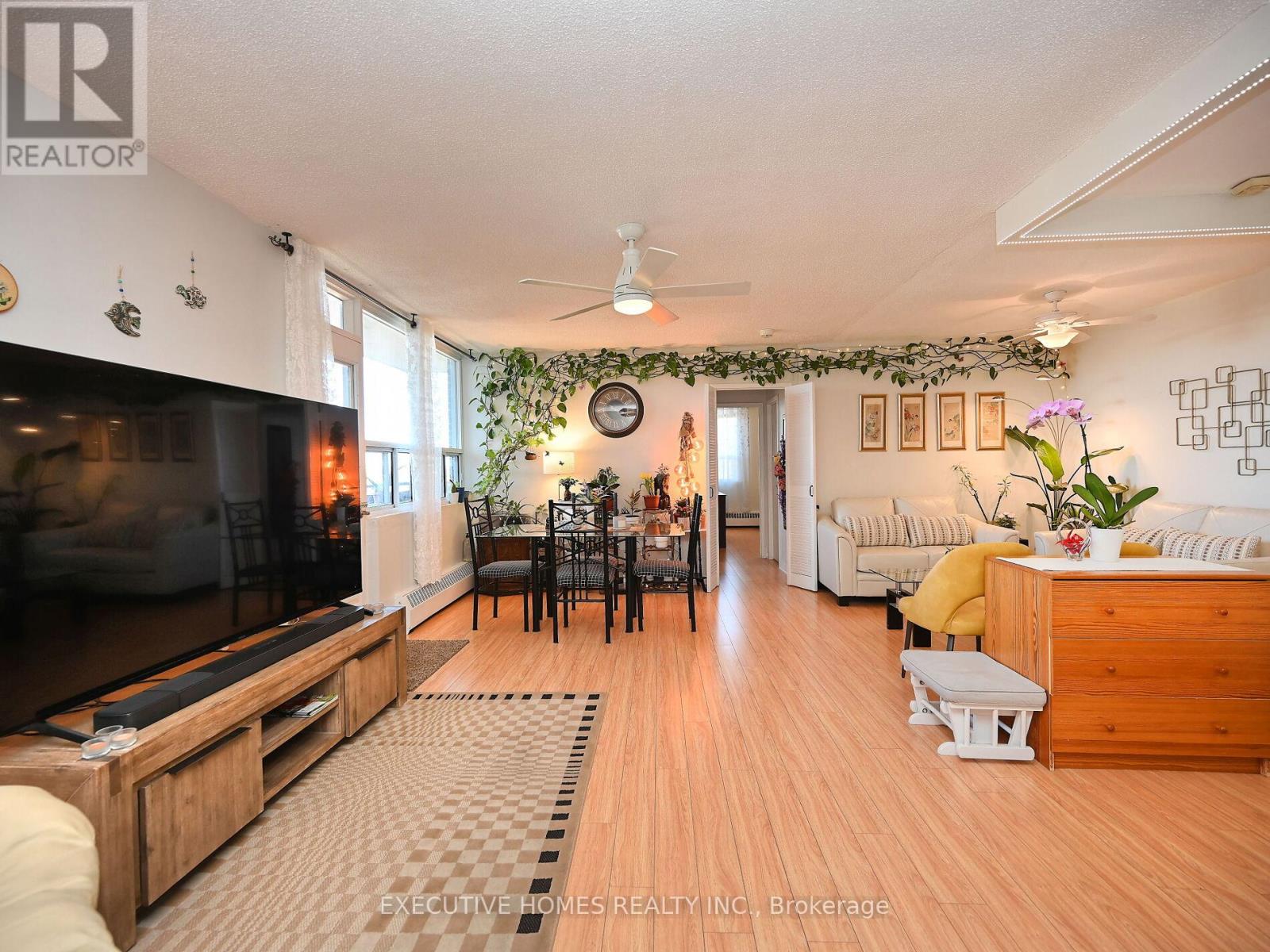Property at 1107 - 3065 QUEEN FREDERICA DRIVE image 3