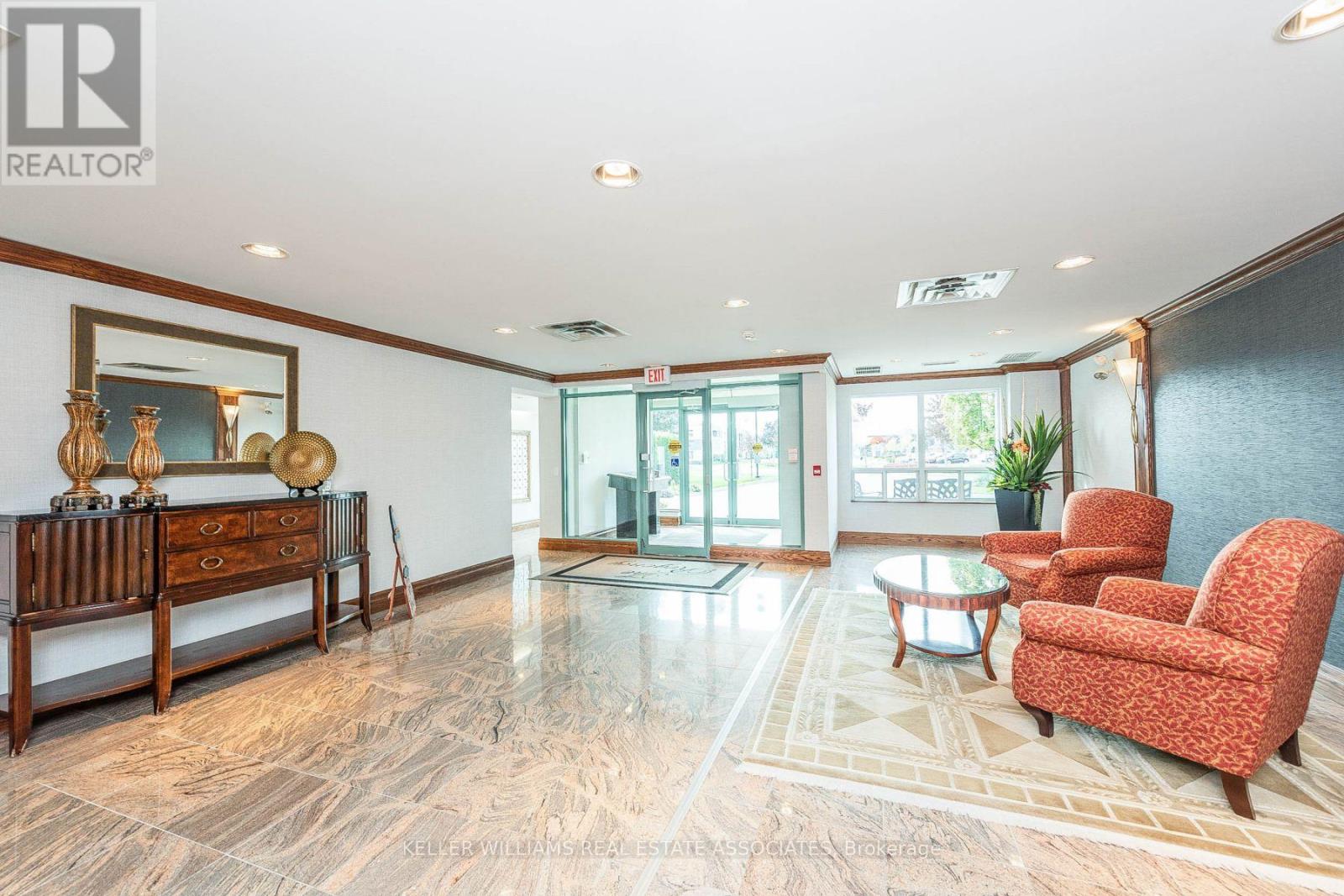 Property at 208 - 35 VIA ROSEDALE W image 3
