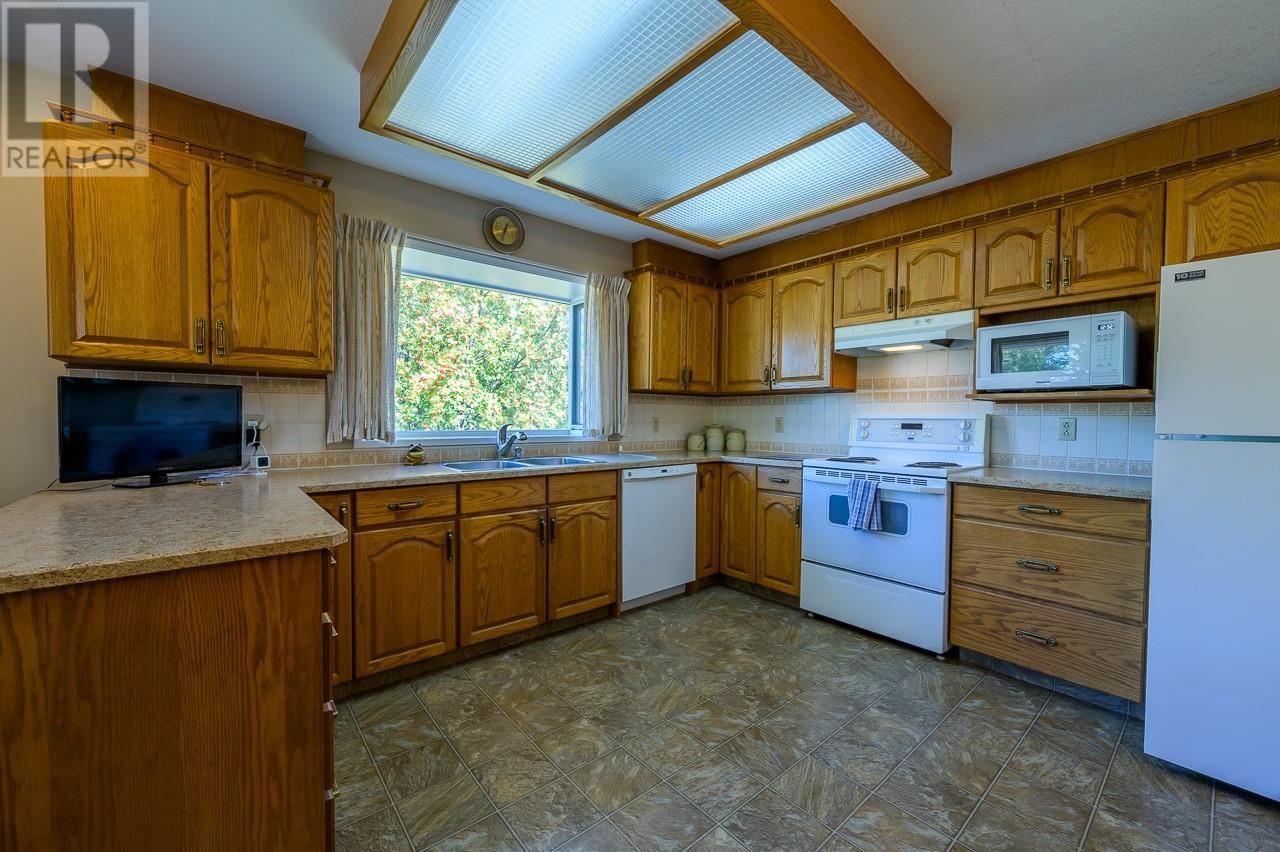 Property at 323 RIDGE Road image 5