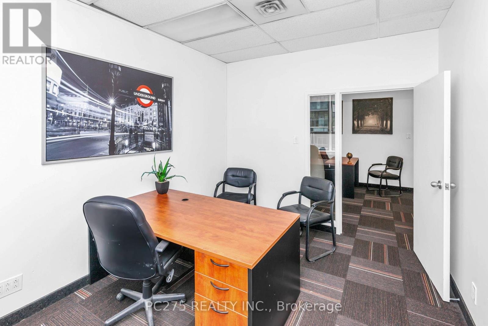 708 - 120 Eglinton Avenue E, Toronto, Ontario  M4P 1E2 - Photo 1 - C12087387