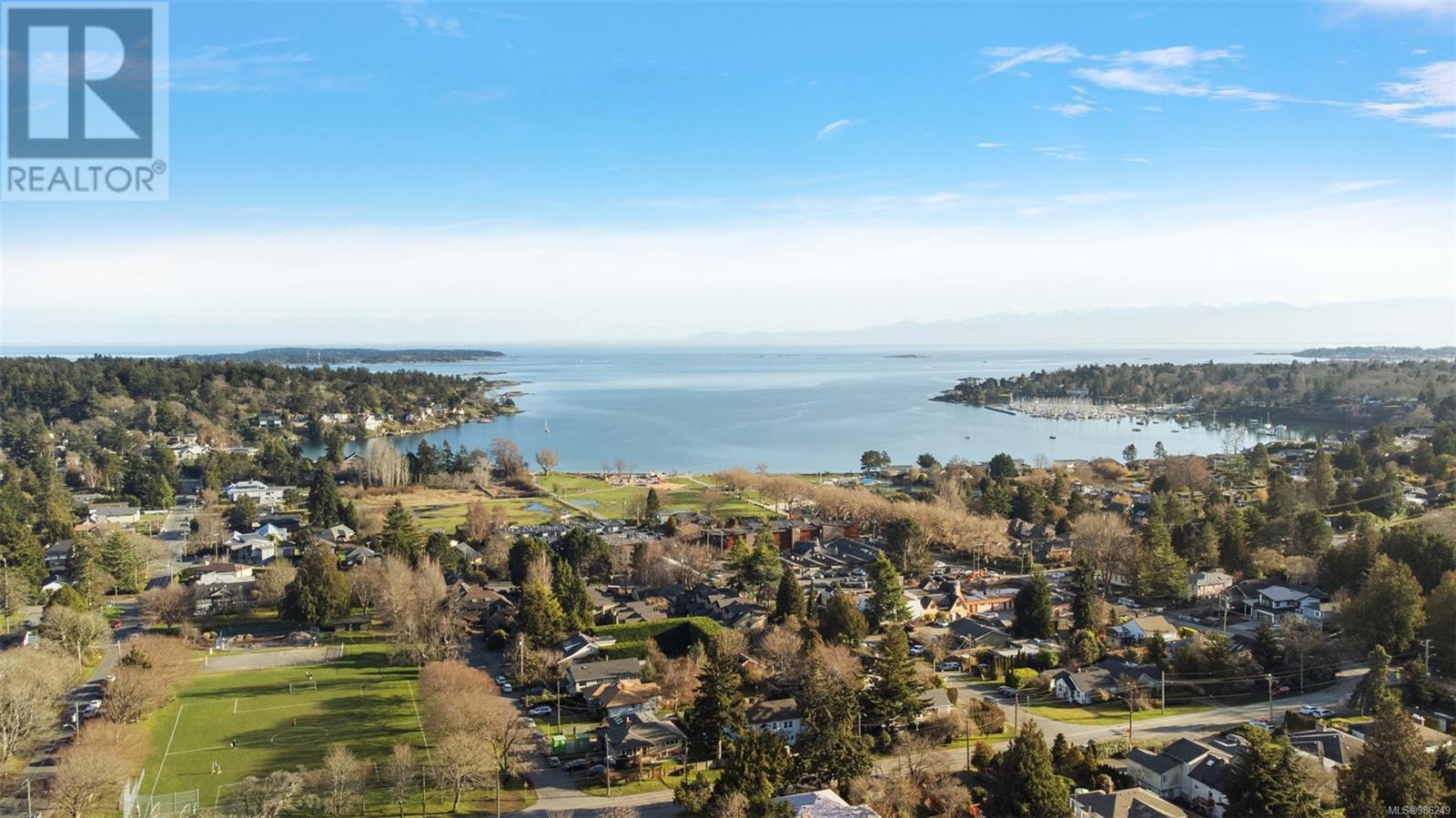 3905 Rowley Rd, Saanich, British Columbia  V8N 4C3 - Photo 6 - 986249