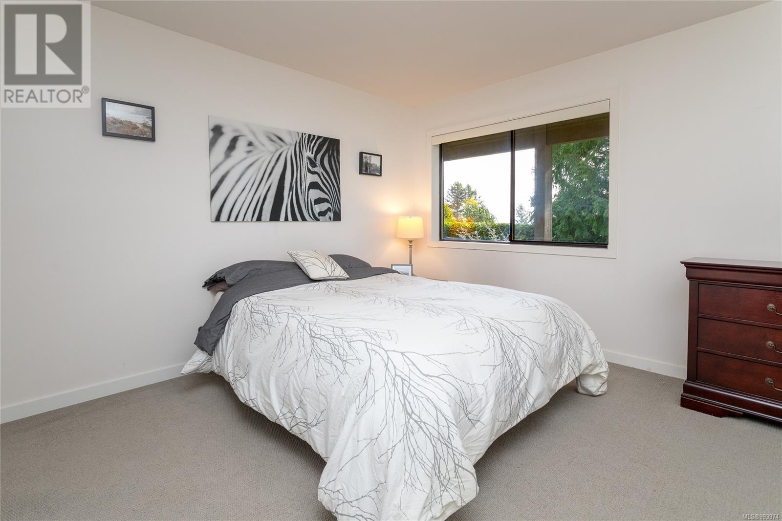 Property at 4689 Boulderwood Dr image 5