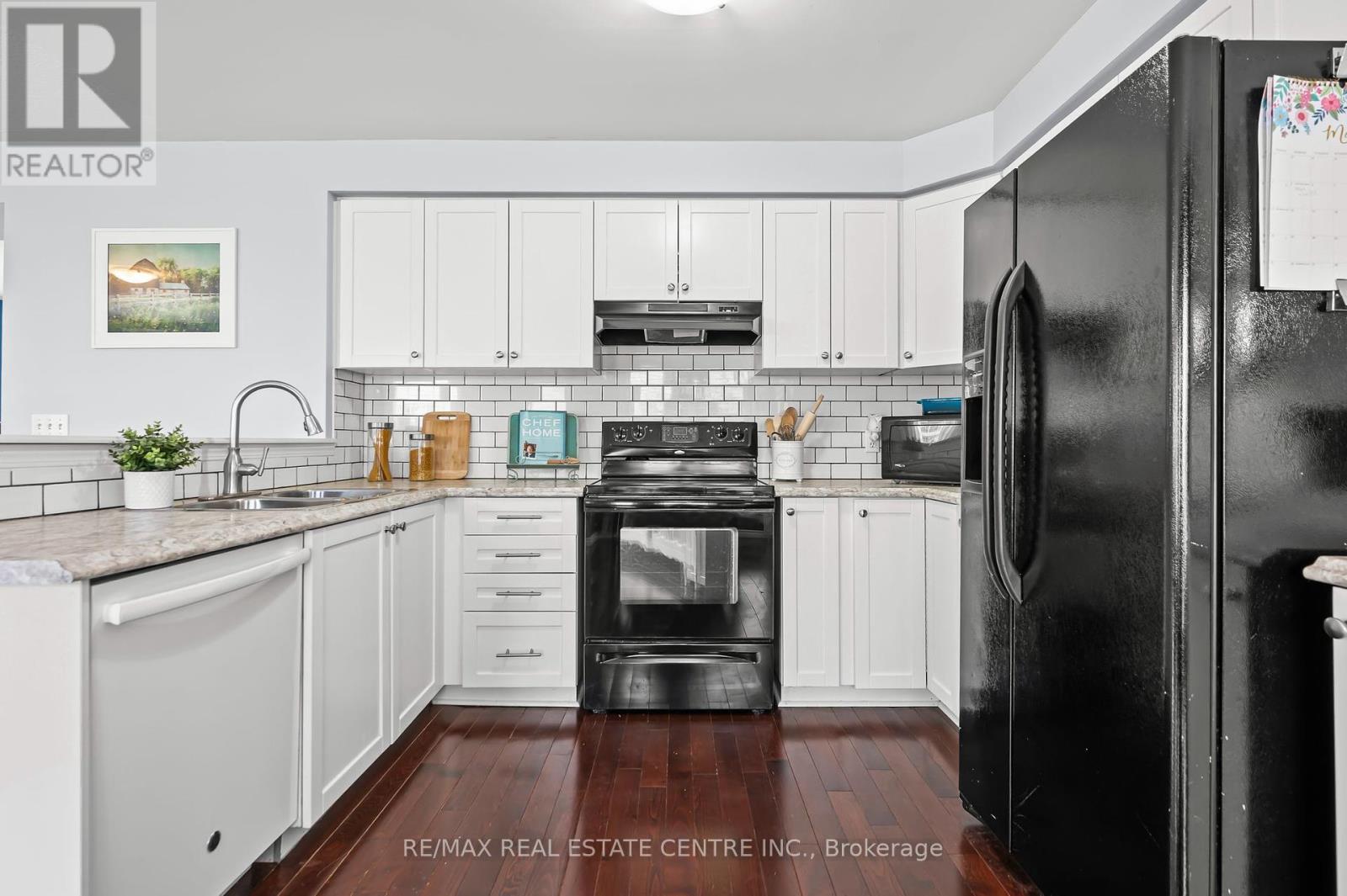 107 Garth Massey Drive, Cambridge, Ontario  N1T 2G7 - Photo 17 - X12124857