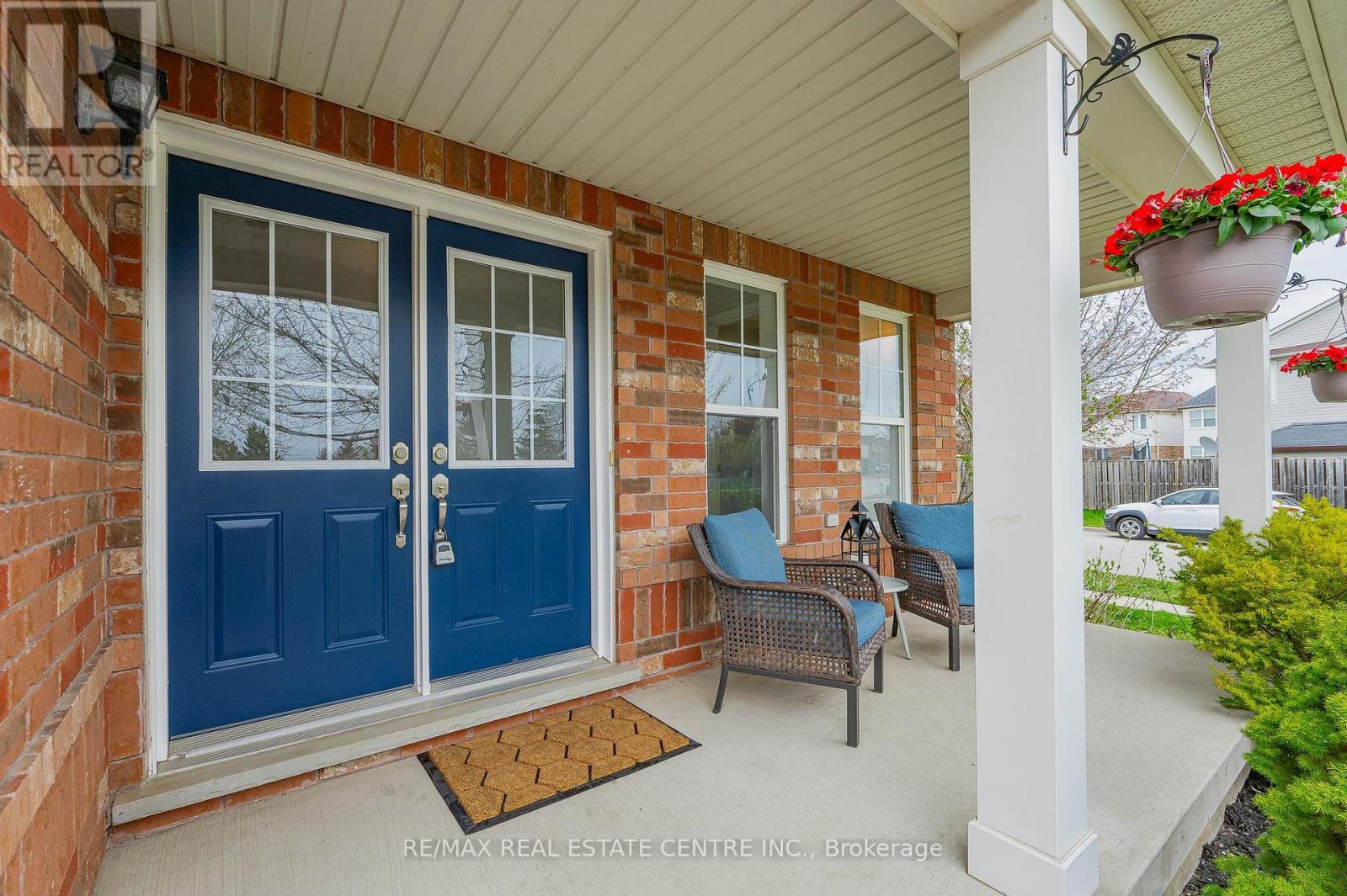 107 Garth Massey Drive, Cambridge, Ontario  N1T 2G7 - Photo 2 - X12124857