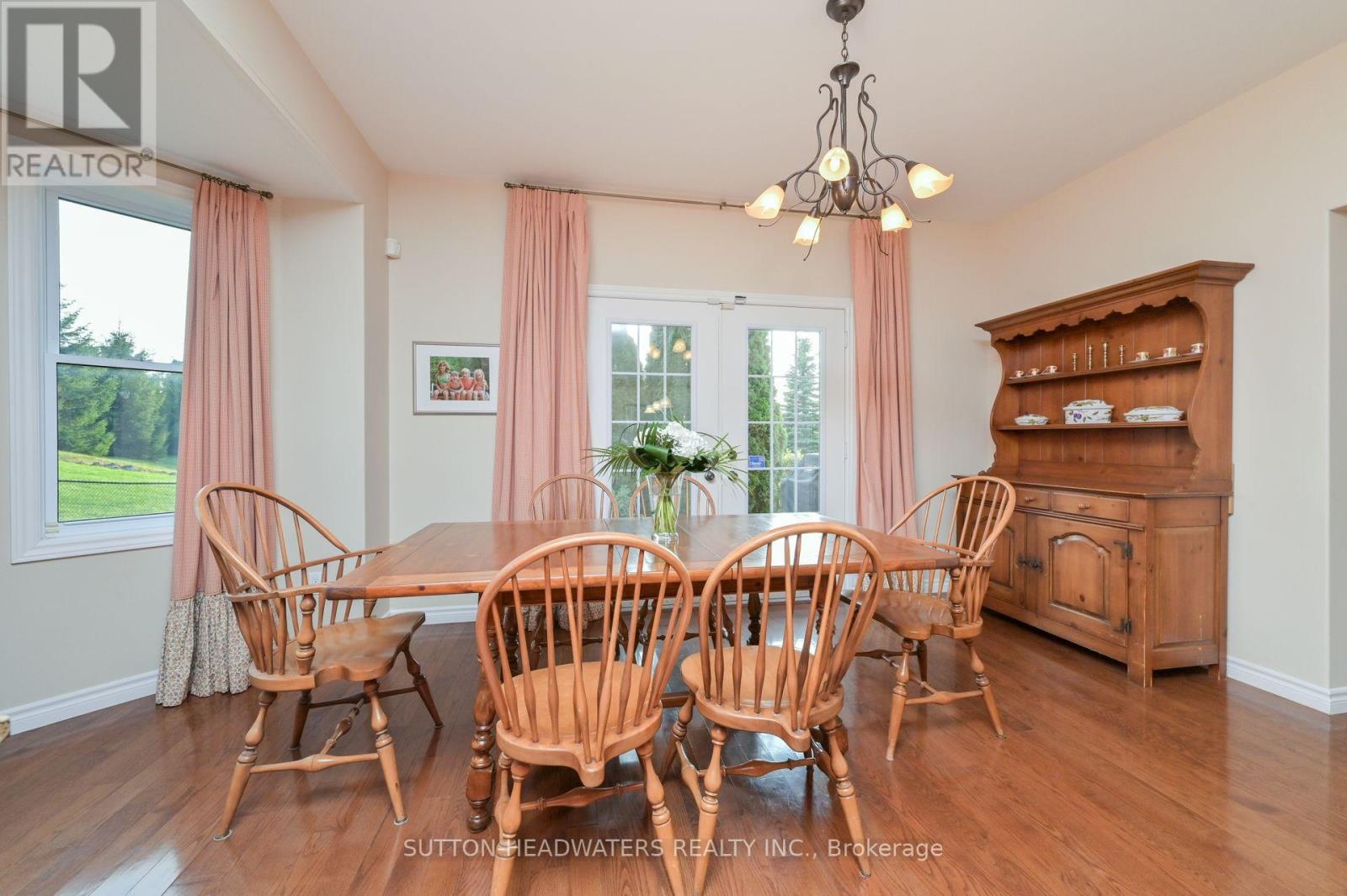 14 Blue Heron Drive, Mono, Ontario  L9W 5K6 - Photo 8 - X12124858