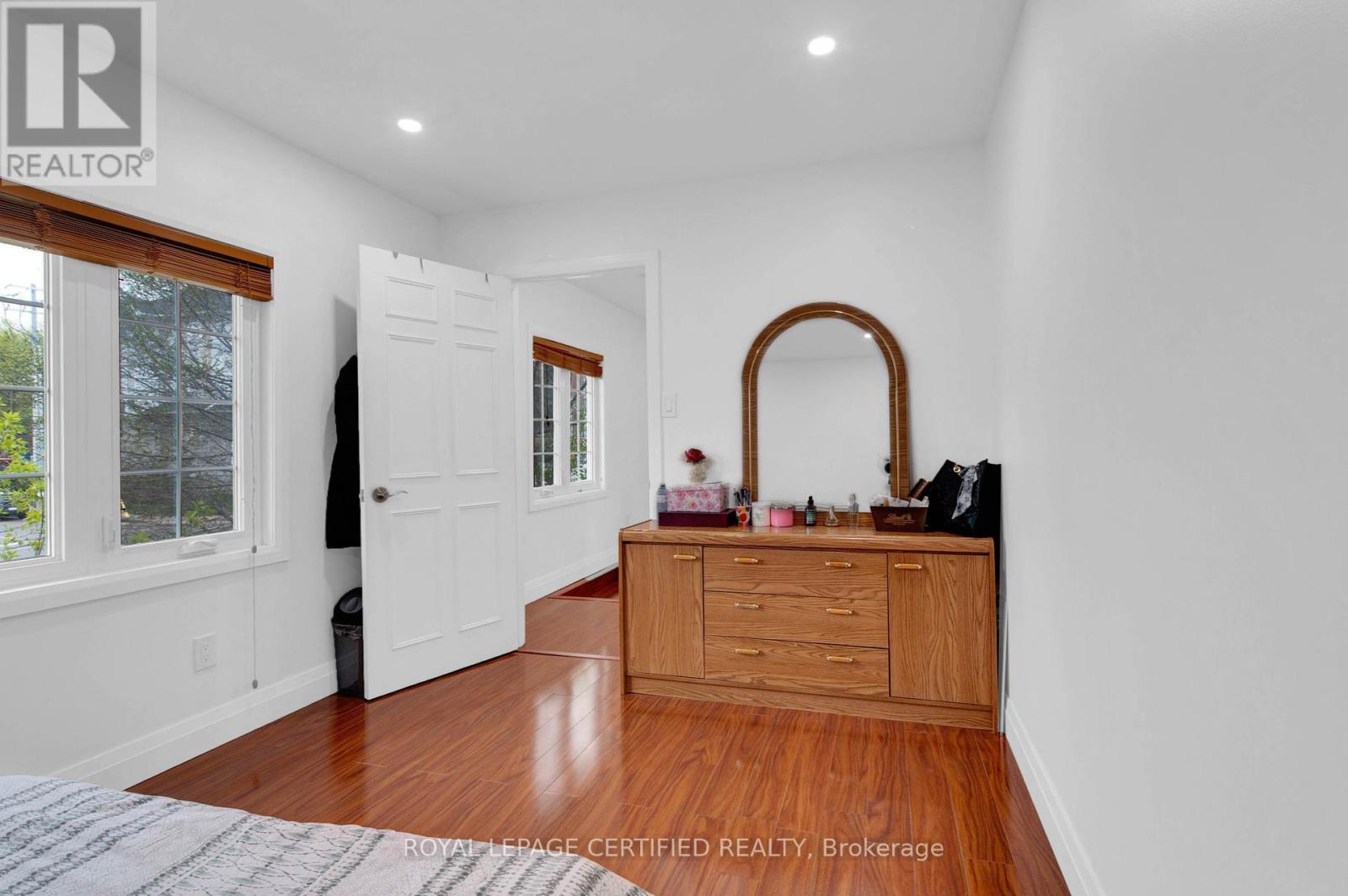 25 Eby Street S, Kitchener, Ontario  N2G 3K6 - Photo 24 - X12124891
