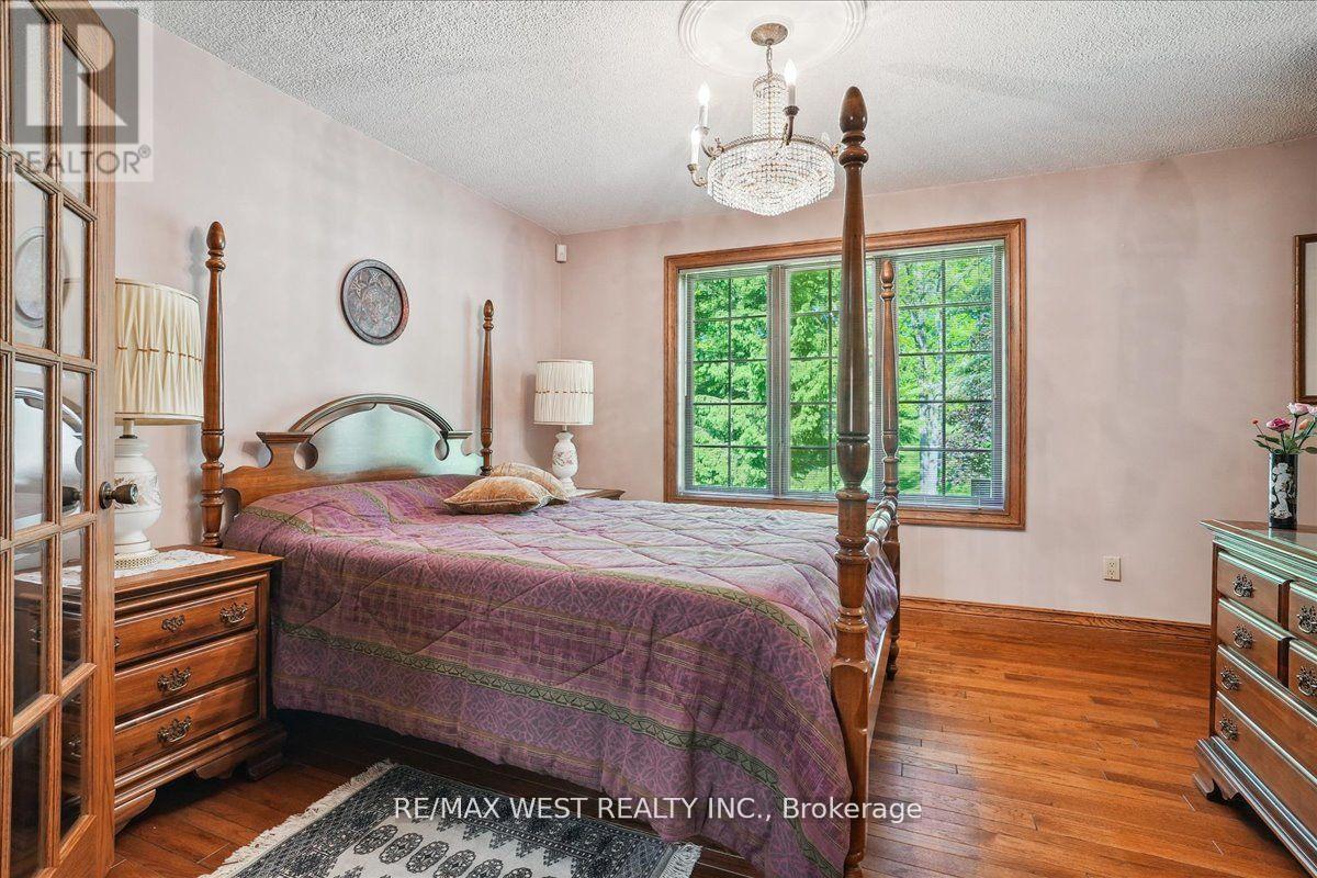 1630 Pelham Street, Pelham, Ontario  L0S 1E3 - Photo 13 - X12124938