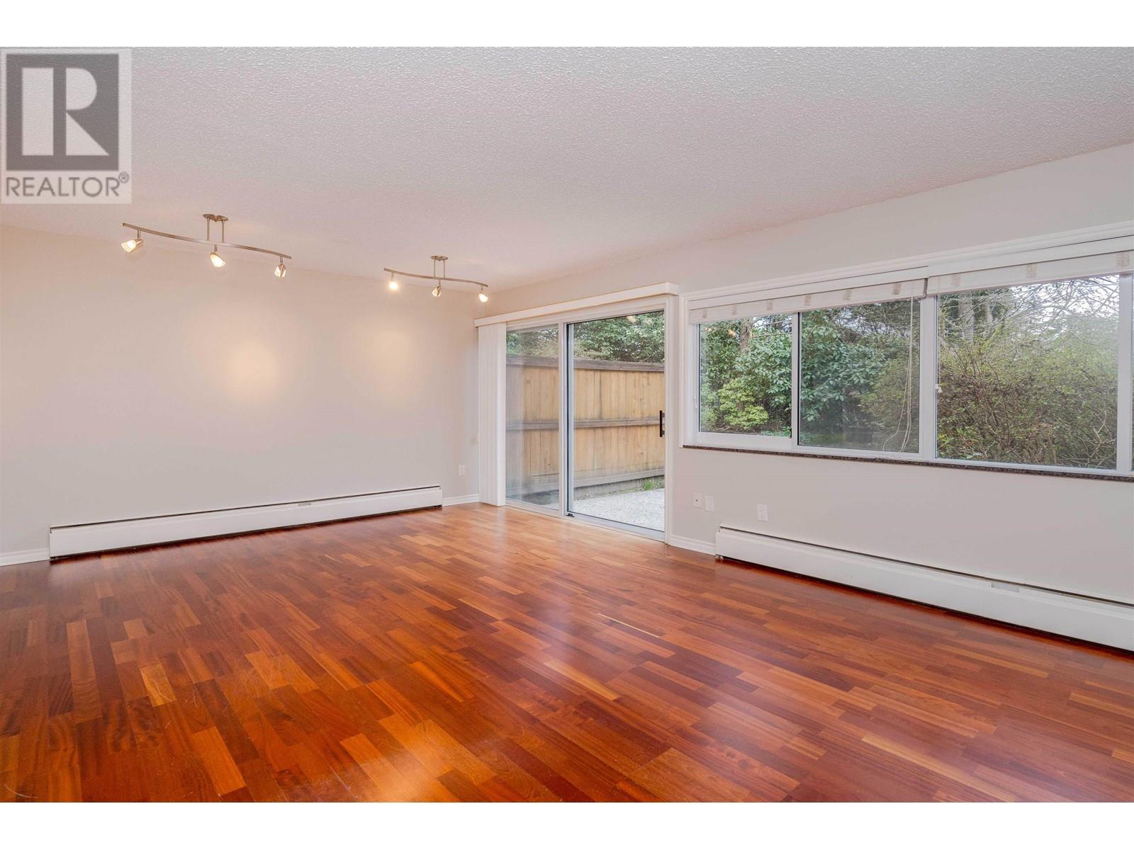 Property at 937 WESTVIEW CRESCENT image 2
