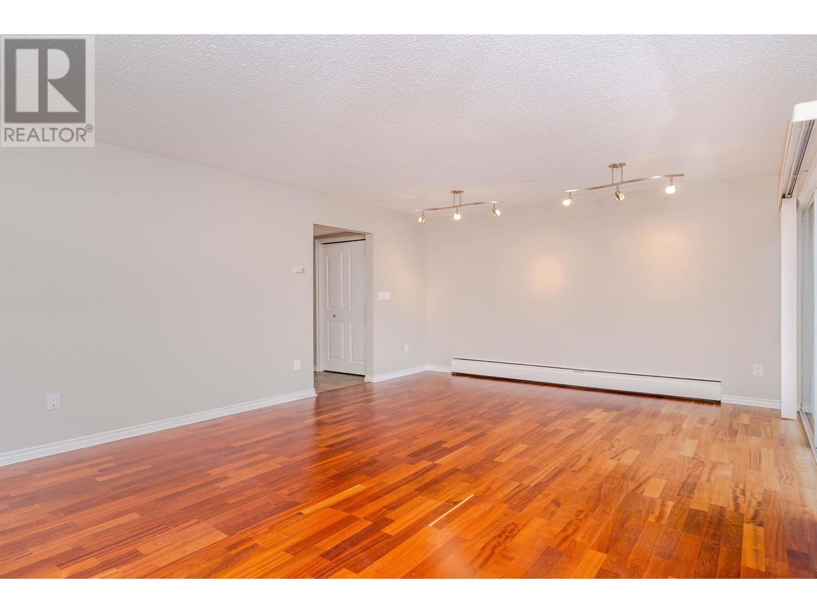 Property at 937 WESTVIEW CRESCENT image 4