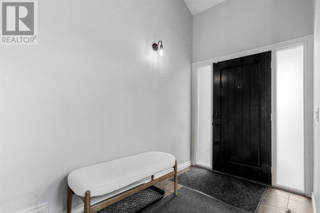 Property at 29 Douglasbank Way SE image 2