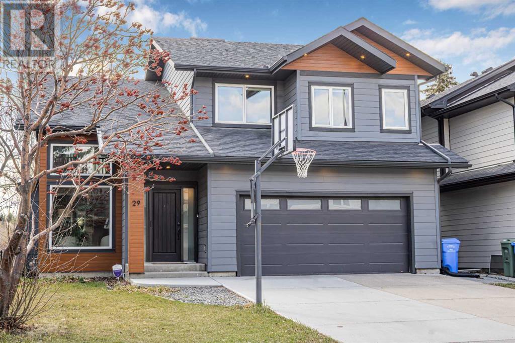 Property at 29 Douglasbank Way SE image 1