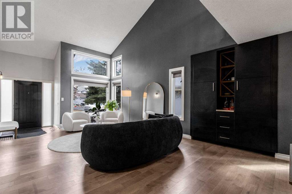 Property at 29 Douglasbank Way SE image 3