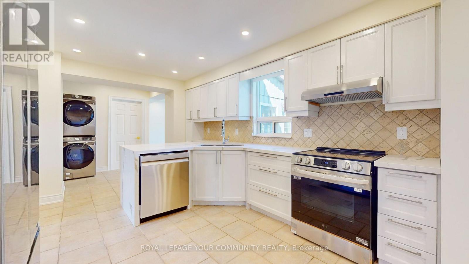 70 Shannon Road, East Gwillimbury, Ontario  L0G 1M0 - Photo 11 - N12124768