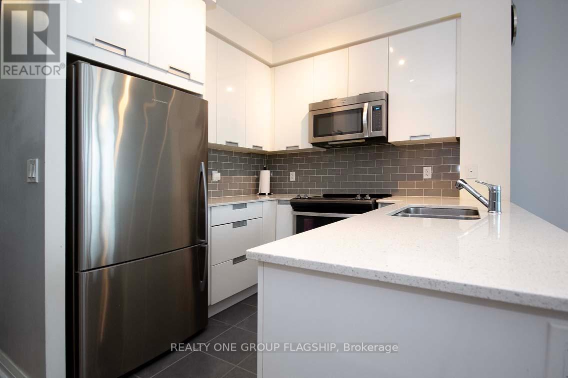 2408 - 75 Eglinton Avenue W, Mississauga, Ontario  L5R 0E5 - Photo 10 - W12121459
