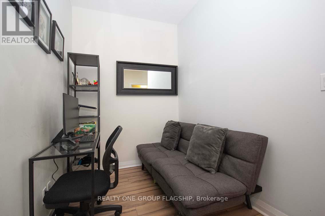 2408 - 75 Eglinton Avenue W, Mississauga, Ontario  L5R 0E5 - Photo 5 - W12121459