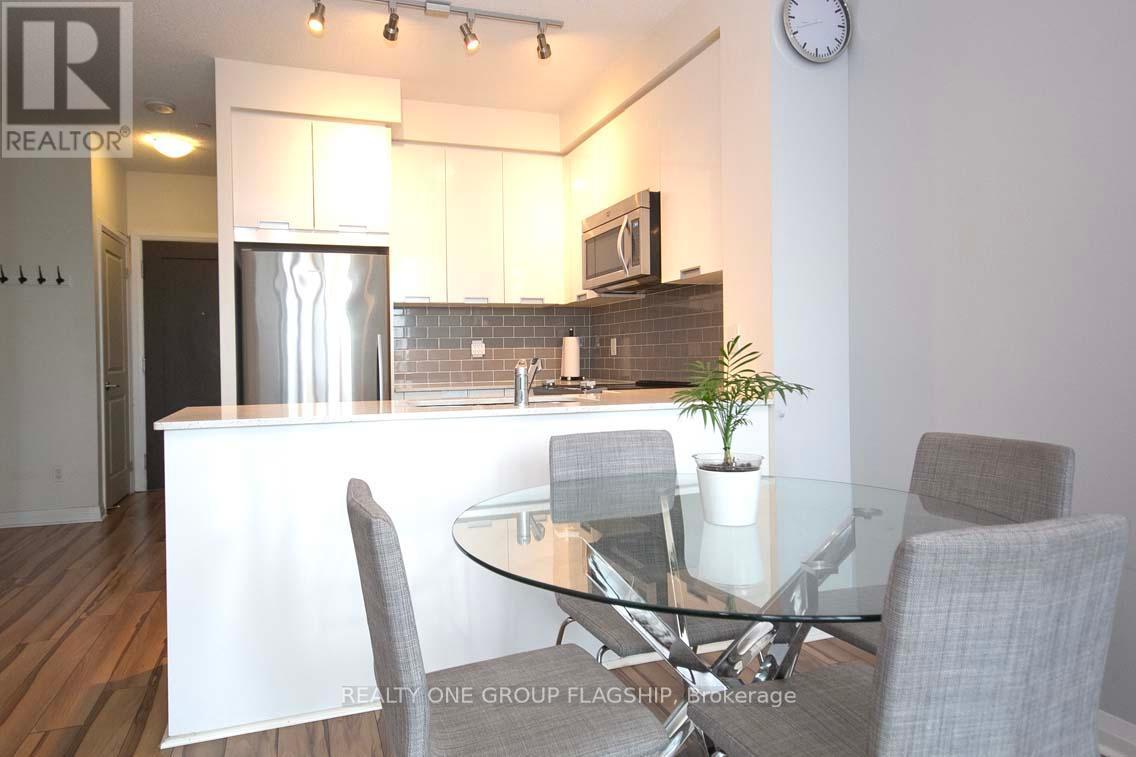 2408 - 75 Eglinton Avenue W, Mississauga, Ontario  L5R 0E5 - Photo 9 - W12121459