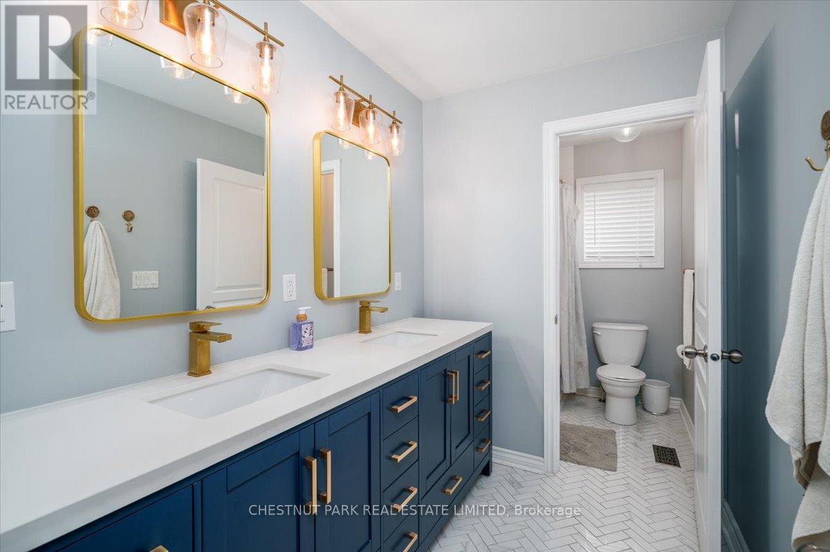12 Wyndham Circle, Georgina, Ontario  L0E 1R0 - Photo 31 - N12111400