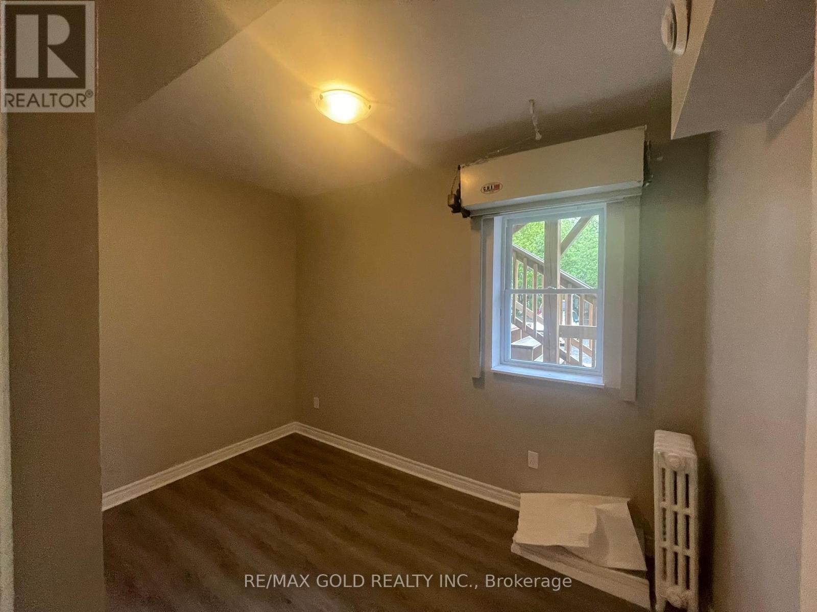 Unit 5 (Rear) - 78 Geneva Street, St. Catharines, Ontario  L2R 4M8 - Photo 5 - X12098312
