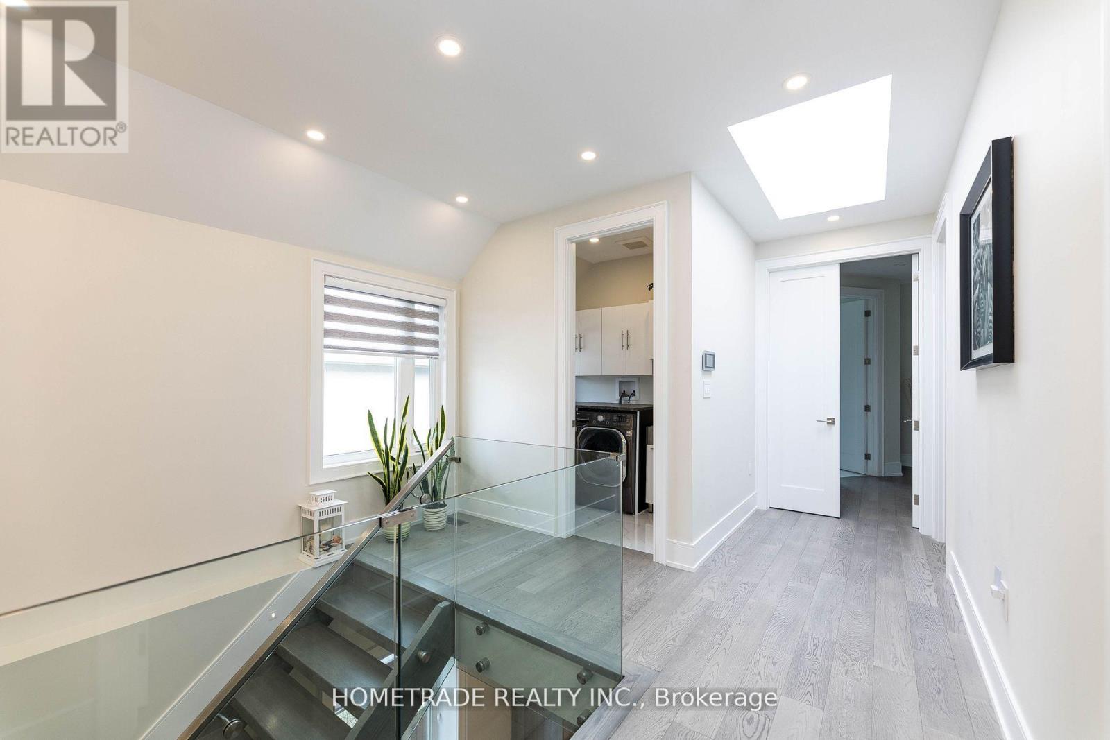 53 Culnan Avenue E, Toronto, Ontario  M8Z 5B1 - Photo 13 - W12124681