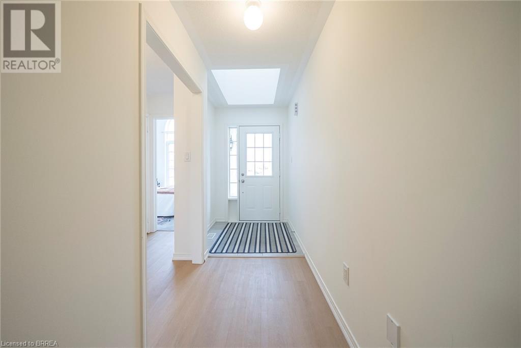 Property at 230 THOMAS Avenue image 3