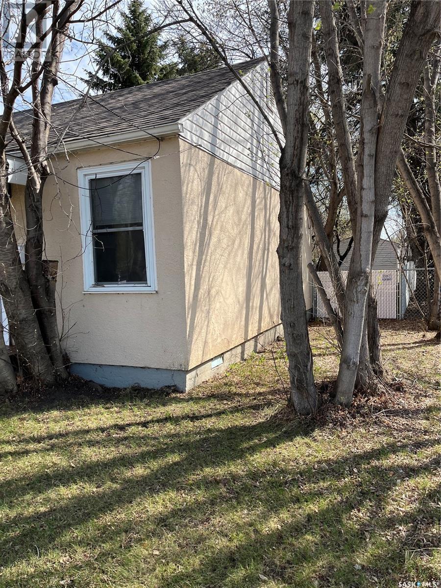 241 6th Street E, Prince Albert, Saskatchewan  S6V 0M9 - Photo 3 - SK004692