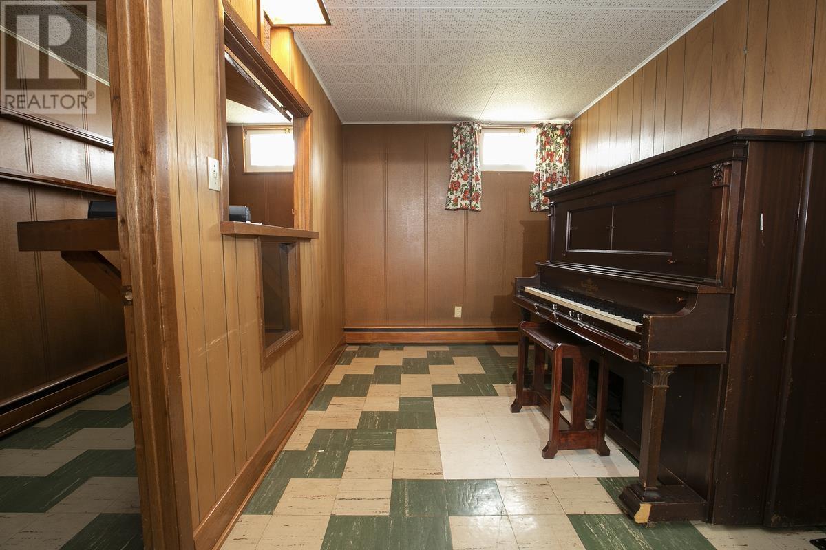 1015 Queen St E, Sault Ste. Marie, Ontario  P6A 2C2 - Photo 45 - SM250962