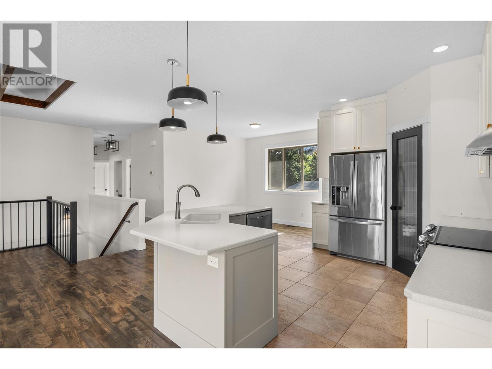 Property at 12833 Cliffshore Drive image 3