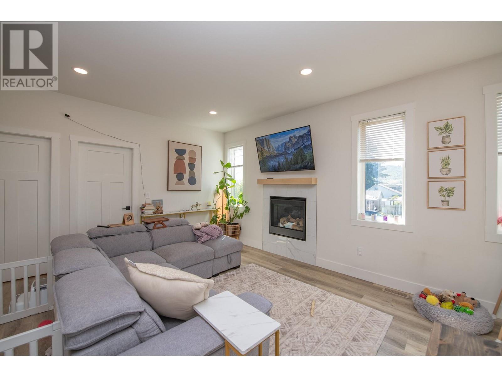 4503 23 Street, Vernon, British Columbia  V1T 9J4 - Photo 2 - 10344030