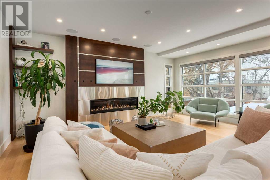 Property at 708 Madison Avenue SW image 3