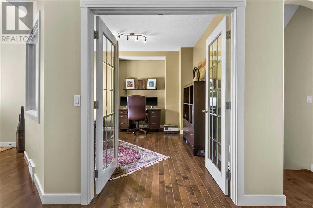 Property at 170 Royal Birkdale Crescent NW image 4