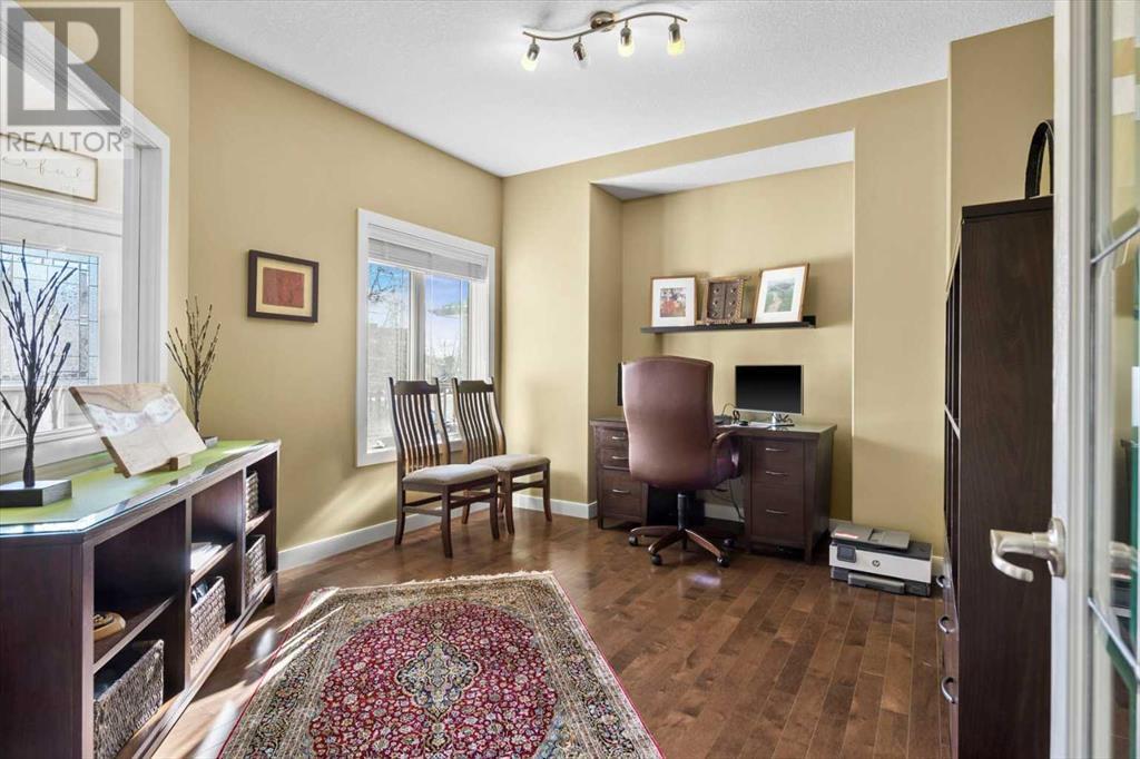 Property at 170 Royal Birkdale Crescent NW image 5
