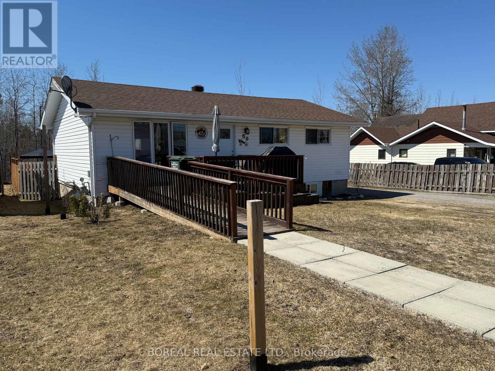 50 Dupont Street, Smooth Rock Falls (Srf), Ontario  P0L 2B0 - Photo 3 - T12125203