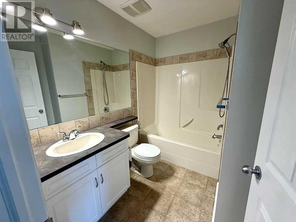 554 Evermeadow Road Sw, Calgary, Alberta  T2Y 4W9 - Photo 8 - A2210441