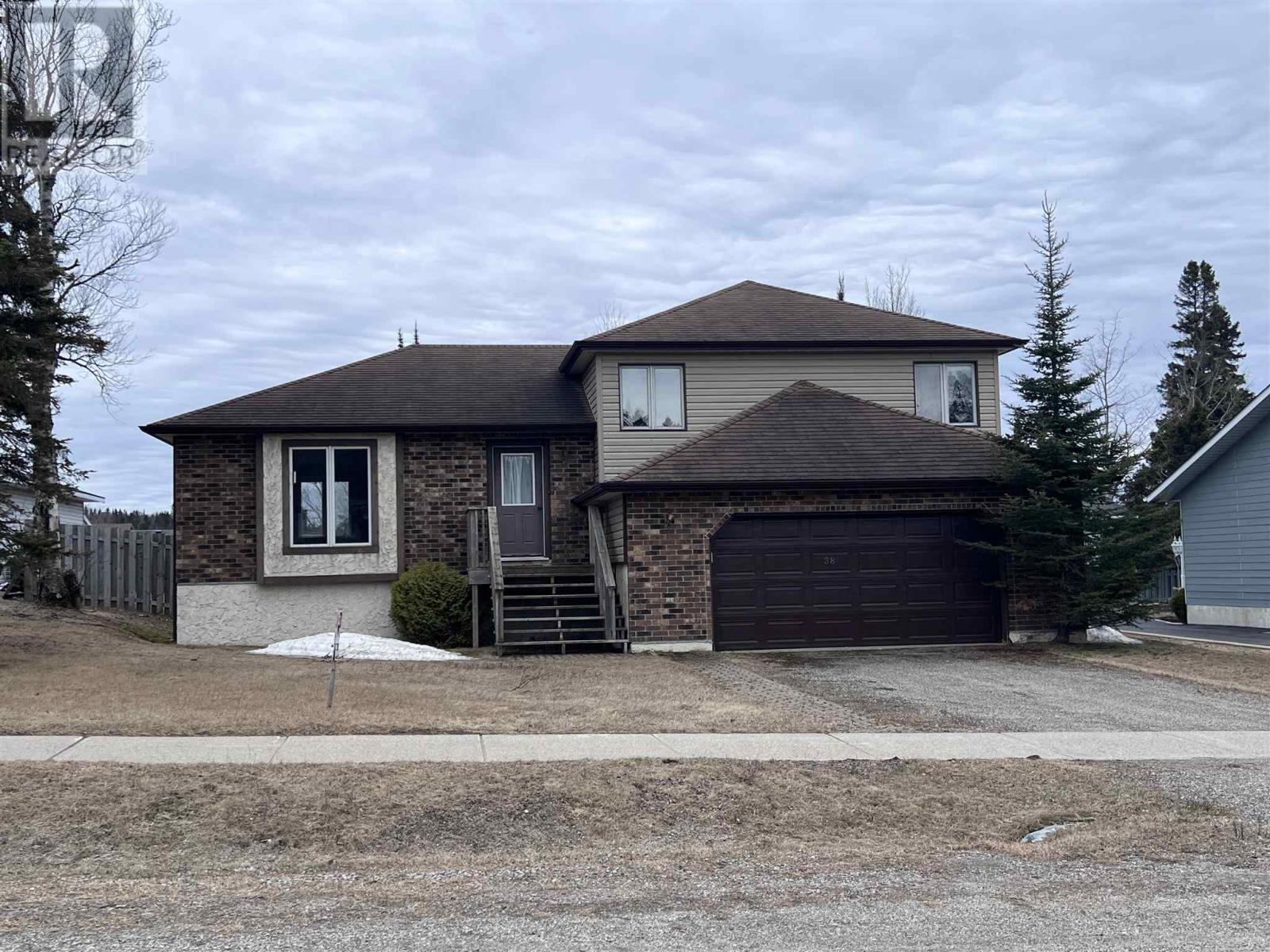 38 Laverendrye Cres, Marathon, Ontario  P0T 2E0 - Photo 1 - TB250785