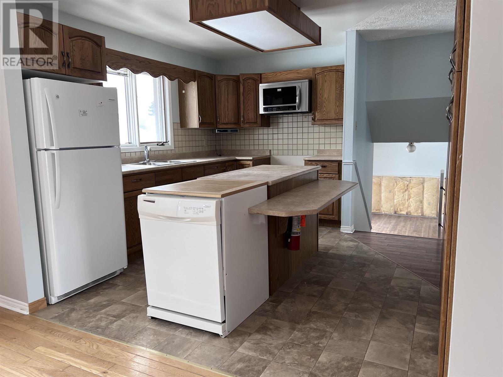 38 Laverendrye Cres, Marathon, Ontario  P0T 2E0 - Photo 9 - TB250785
