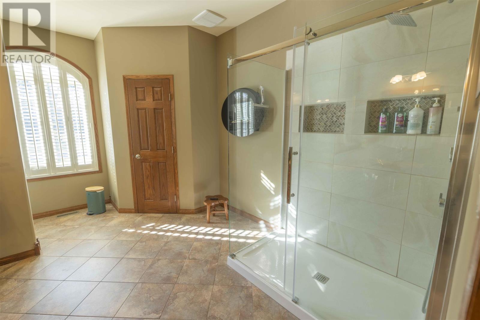 1914 Oliver Rd, Thunder Bay, Ontario  P7G 1P1 - Photo 34 - TB250962