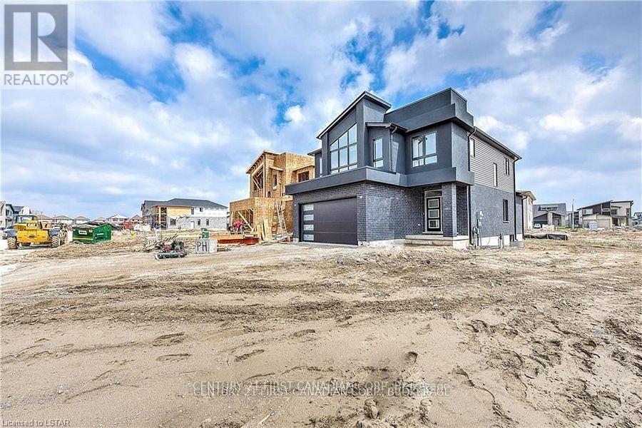 Property at 249 HESSELMAN CRESCENT image 2