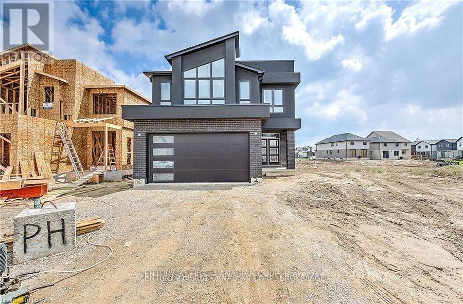 Property at 249 HESSELMAN CRESCENT image 3