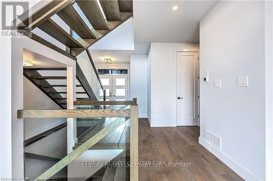 249 Hesselman Crescent, London South, Ontario  N6M 0K3 - Photo 7 - X12125159