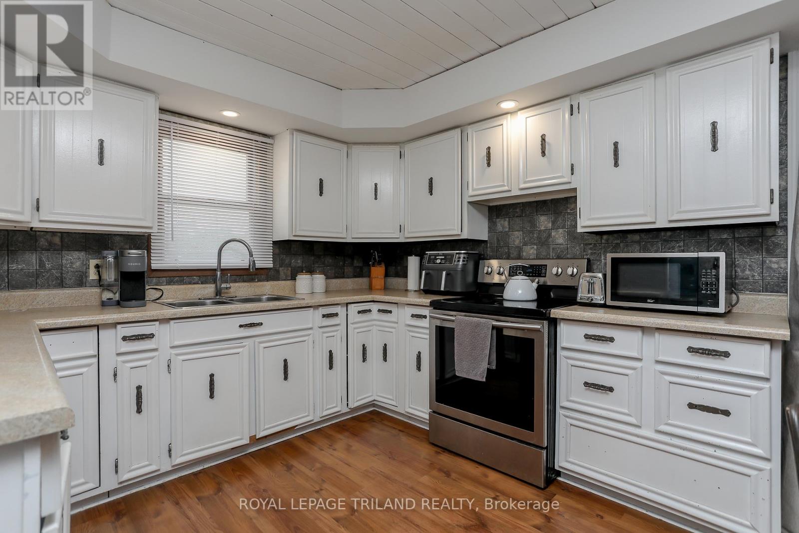 16 Maple Street, St. Thomas, Ontario  N5R 1Y9 - Photo 14 - X12125285