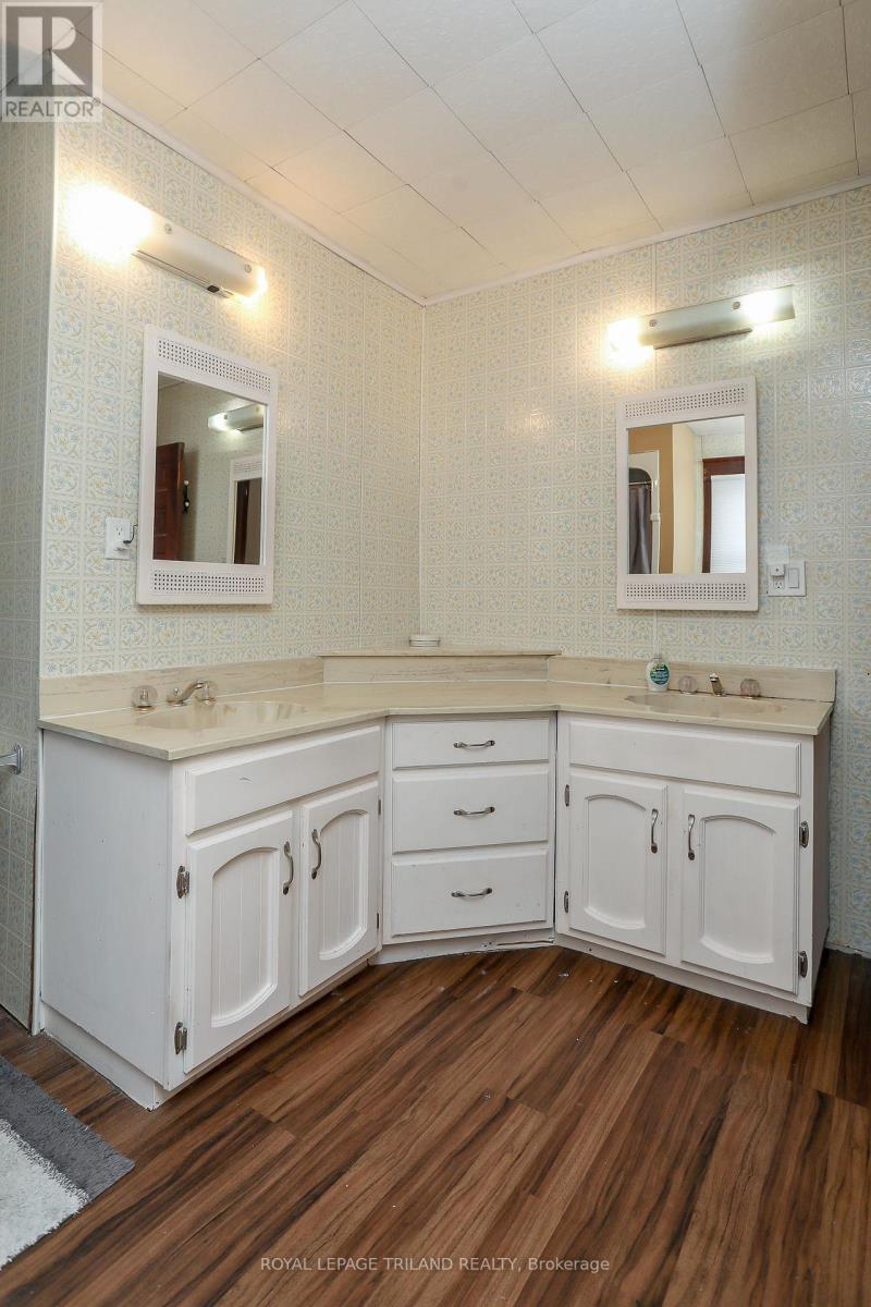 16 Maple Street, St. Thomas, Ontario  N5R 1Y9 - Photo 28 - X12125285