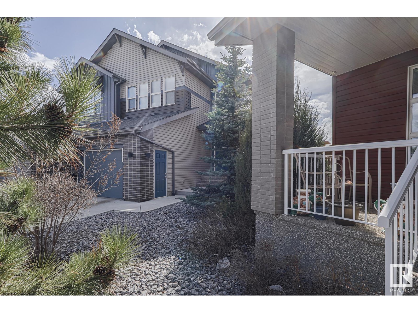 Property at 720 CHARLESWORTH WY SW image 1