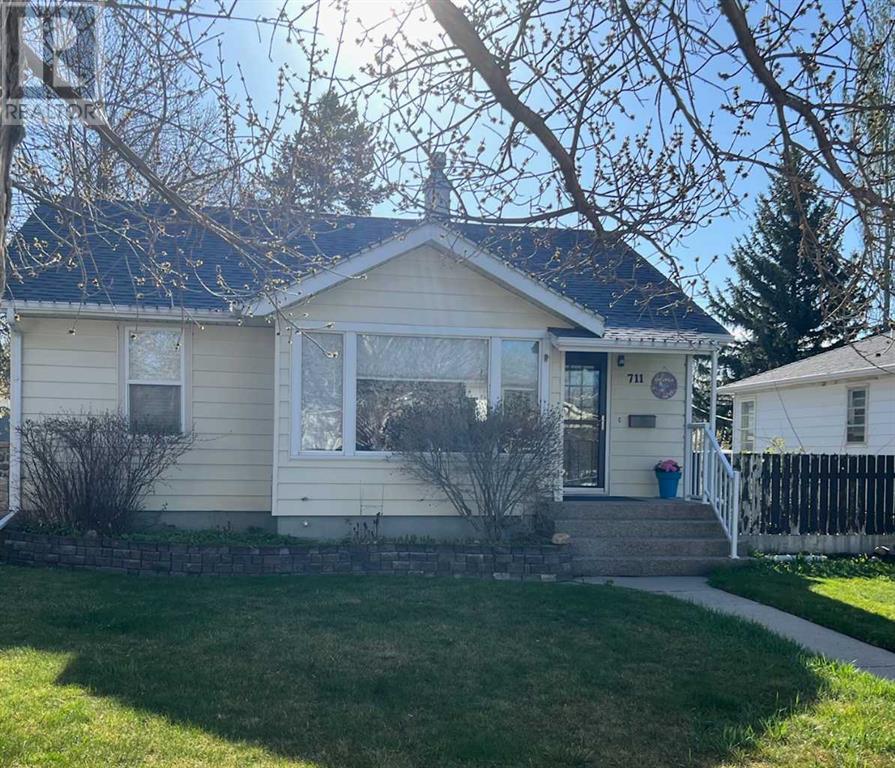 Property at 711 14 Street S image 1