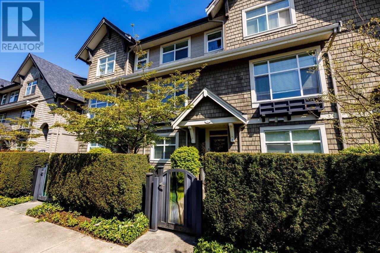 712 Orwell Street, North Vancouver, British Columbia  V7J 0A5 - Photo 1 - R2997948