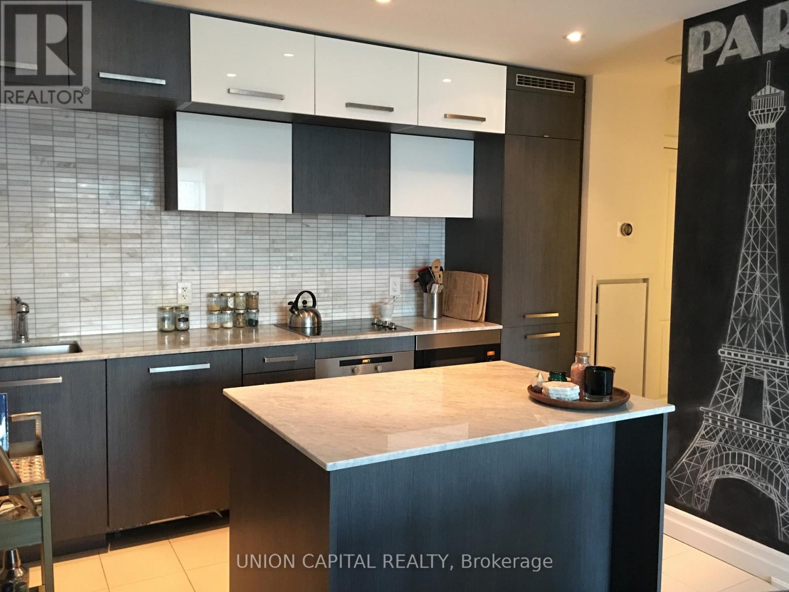 1806 - 8 The Esplanade Street, Toronto, Ontario  M5E 0A6 - Photo 6 - C12125044