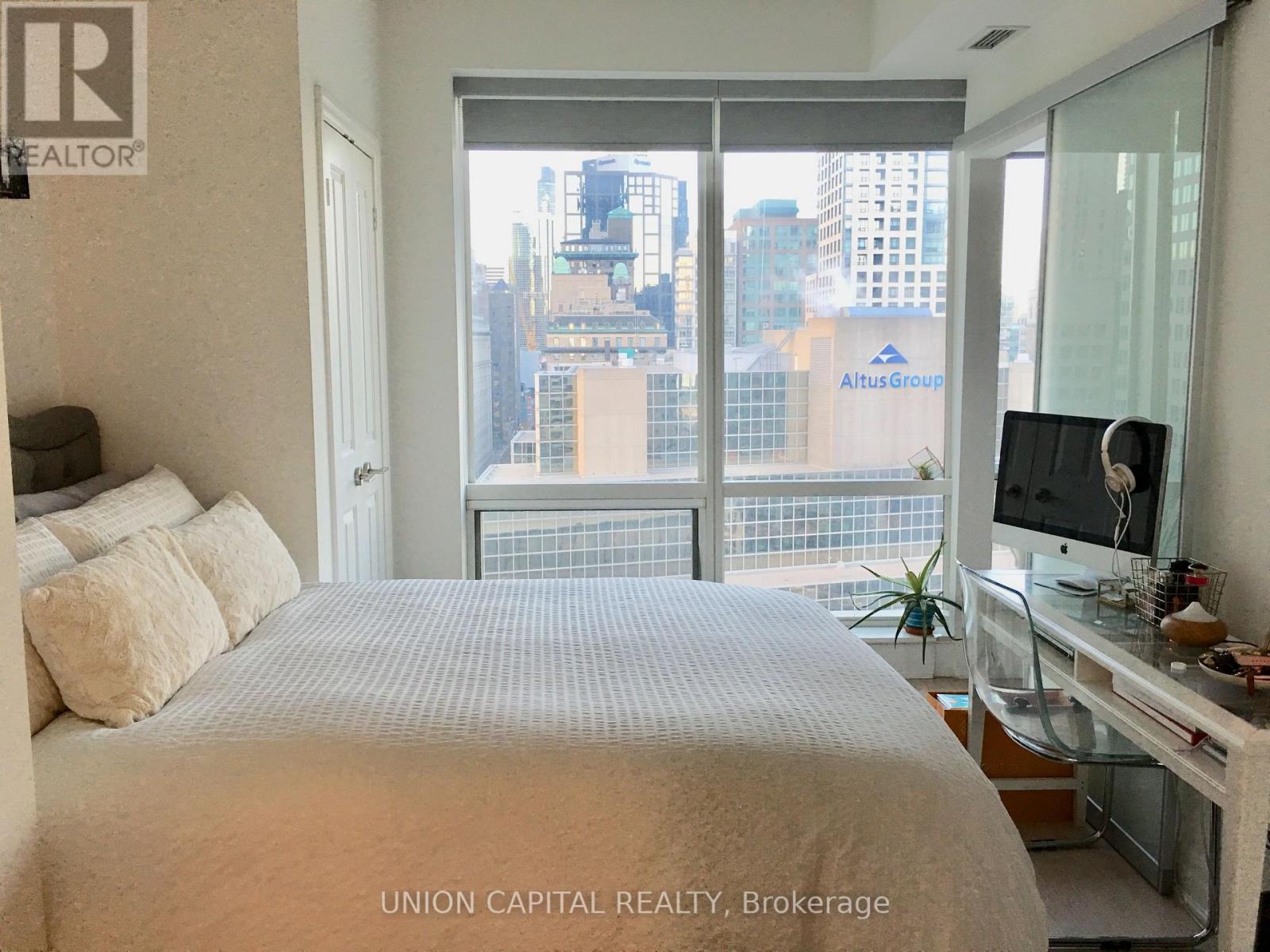 1806 - 8 The Esplanade Street, Toronto, Ontario  M5E 0A6 - Photo 9 - C12125044