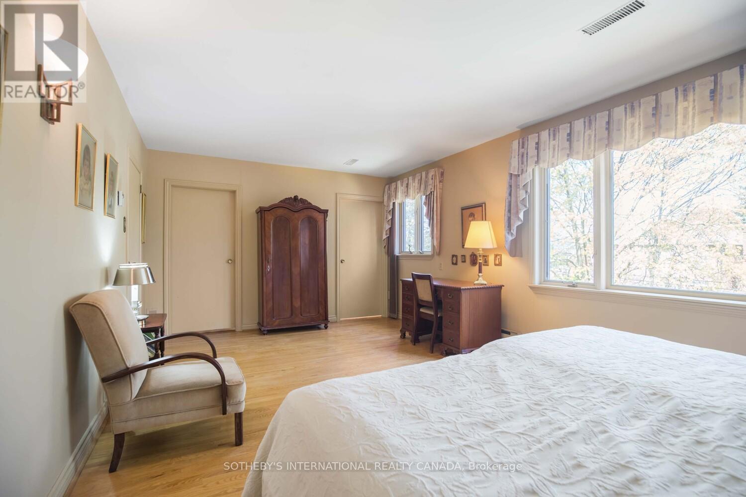 305 Bessborough Drive, Toronto, Ontario  M4G 3K9 - Photo 12 - C12125061