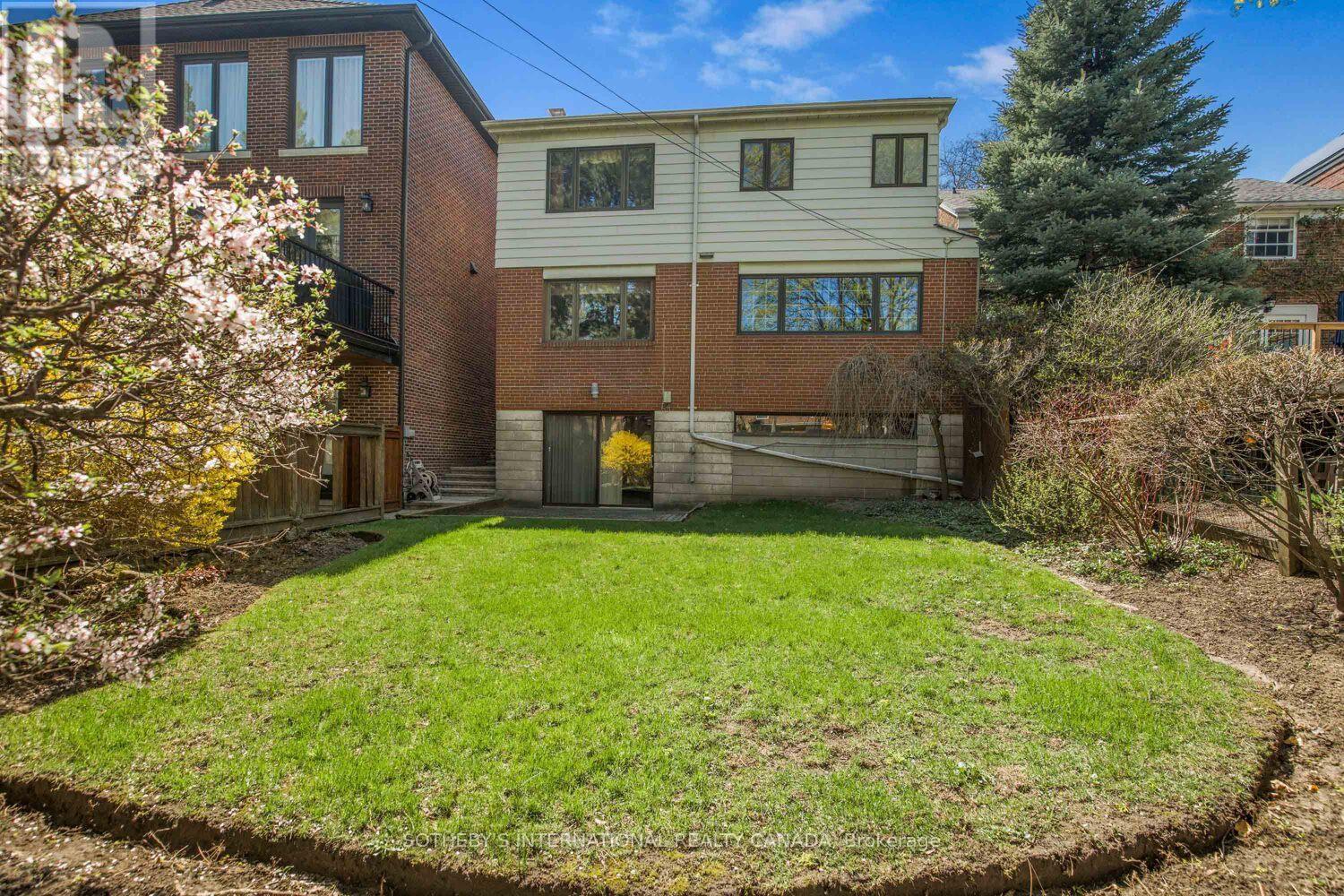 305 Bessborough Drive, Toronto, Ontario  M4G 3K9 - Photo 23 - C12125061